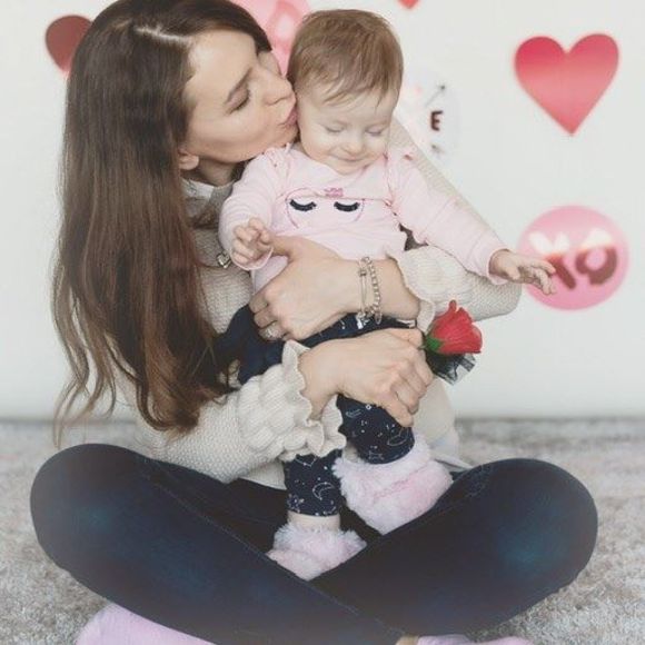 Meet your Posher, Taya - Picture 2 of 2